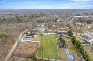 73 Parnell Dr, Smithtown, NY 11787 - Photo 4