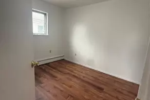 259-54 Craft Ave, Rosedale, NY 11422 - Photo 12