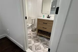 43 W Shore Rd, Oakdale, NY 11769 - Photo 10