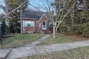 203 Massachusetts Ave, Massapequa, NY 11758 - Photo 2