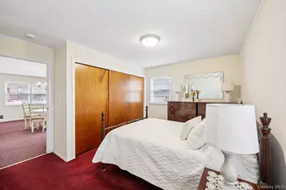 132 Albertson Parkway, Albertson, NY 11507 - Photo 12