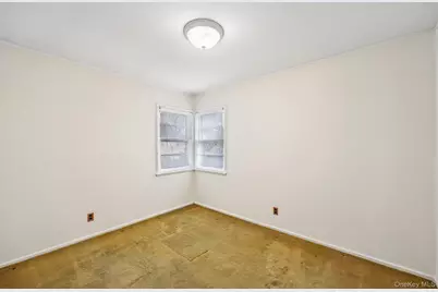 132 Albertson Parkway, Albertson, NY 11507 - Photo 16