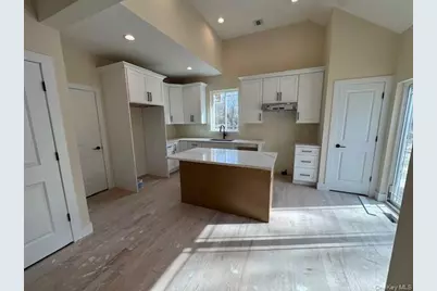 2384 B N/C Walnut Avenue, Ronkonkoma, NY 11779 - Photo 8