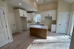 2384 B N/C Walnut Ave, Ronkonkoma, NY 11779 - Photo 8