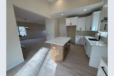 2384 B N/C Walnut Avenue, Ronkonkoma, NY 11779 - Photo 6