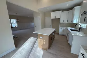 2384 B N/C Walnut Ave, Ronkonkoma, NY 11779 - Photo 6