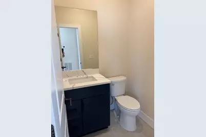 2384 B N/C Walnut Avenue, Ronkonkoma, NY 11779 - Photo 10