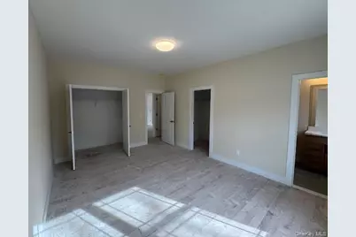 2384 B N/C Walnut Avenue, Ronkonkoma, NY 11779 - Photo 12