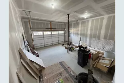 2384 B N/C Walnut Avenue, Ronkonkoma, NY 11779 - Photo 26