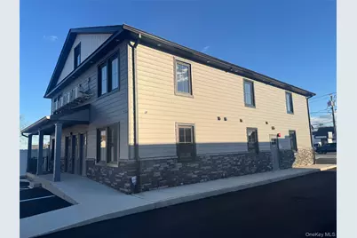 1035 Montauk Highway #6, Copiague, NY 11726 - Photo 4