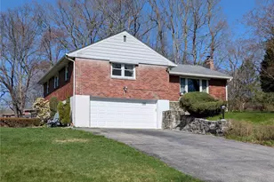 4 Michelle Dr, Newburgh, NY 12550 - Photo 2