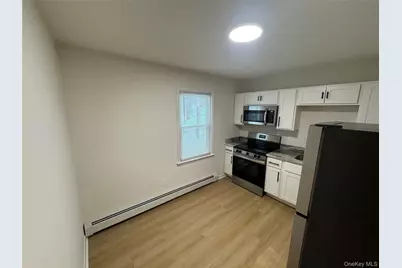 98 E Market Street #C16, Hyde Park, NY 12538 - Photo 2