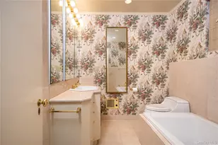 180 Wilmot Rd, New Rochelle, NY 10804 - Photo 10