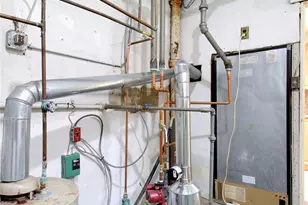 1613 Northern Blvd, Roslyn, NY 11576 - Photo 18