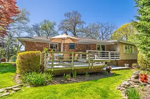 4 Knoll Top Rd, Stony Brook, NY 11790 - Photo 28