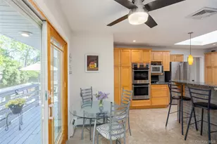 4 Knoll Top Rd, Stony Brook, NY 11790 - Photo 10