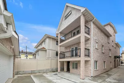 717 College Place, College Point, NY 11356 - Photo 2