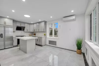 717 College Place, College Point, NY 11356 - Photo 4