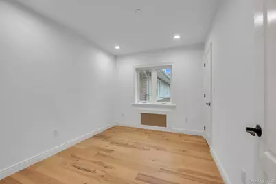 717 College Place, College Point, NY 11356 - Photo 8