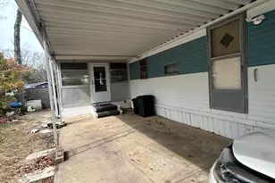 658 Sound Ave, Calverton, NY 11933 - Photo 2
