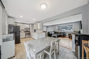 317 Garden City St, Islip Terrace, NY 11752 - Photo 8