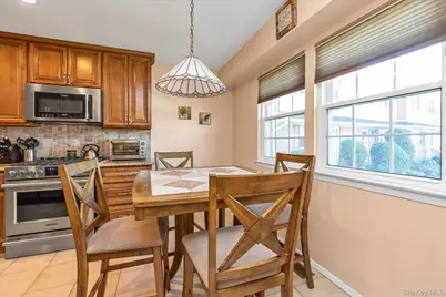 815 Franklin Avenue #13, Valley Stream, NY 11580 - Photo 6