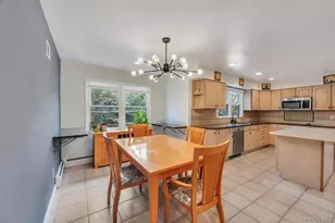 10 Hunting Hill Rd, Woodbury, NY 11797 - Photo 6