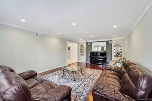 10 Hunting Hill Rd, Woodbury, NY 11797 - Photo 10