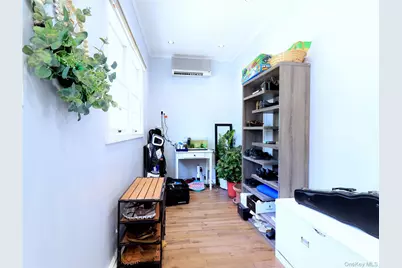 6 Morris Lane, Great Neck, NY 11024 - Photo 20