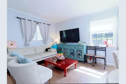 6 Morris Lane, Great Neck, NY 11024 - Photo 2