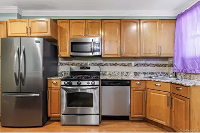 3241 Colden Avenue, Bronx, NY 10469 - Photo 4