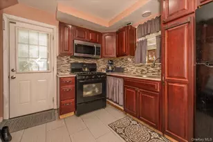 64 E Chester St, Valley Stream, NY 11580 - Photo 6