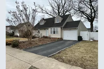 1009 Park Lane N, Franklin Square, NY 11010 - Photo 2