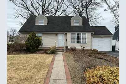1009 Park Lane N, Franklin Square, NY 11010 - Photo 1