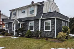2 Sportsmans Ave, Freeport, NY 11520 - Photo 2