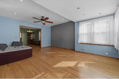 7535 60th Place, Glendale, NY 11385 - Photo 6