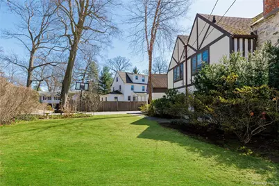 6 Walbrooke Circle, Scarsdale, NY 10583 - Photo 2