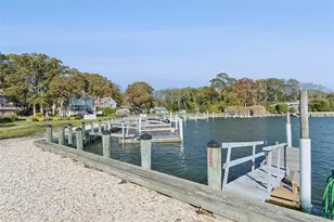 16 Primrose Ln, Aquebogue, NY 11931 - Photo 4