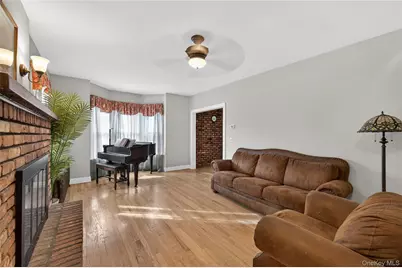 46 Monell Avenue, Islip, NY 11751 - Photo 8