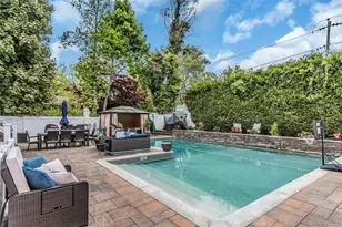 26 Herbert Dr, New Hyde Park, NY 11040 - Photo 4