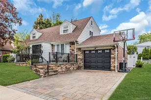 26 Herbert Dr, New Hyde Park, NY 11040 - Photo 2