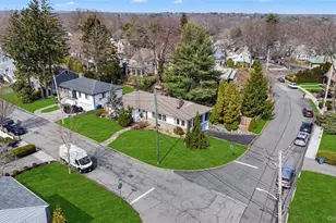 1304 Birch Hill Ln, Mamaroneck, NY 10543 - Photo 2