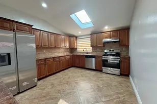 253-12 58th Ave, Little Neck, NY 11362 - Photo 2