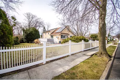 720 New York Avenue, Baldwin, NY 11510 - Photo 2