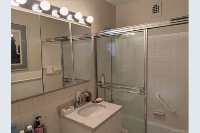 209-39 23 Ave #4K, Bayside, NY 11360 - Photo 14