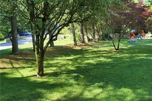 142 E Sunnyside Ln, Irvington, NY 10533 - Photo 8