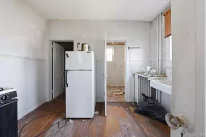 5608 Sylvan Avenue, Bronx, NY 10471 - Photo 4