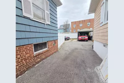 242 Graff Avenue, Bronx, NY 10465 - Photo 12