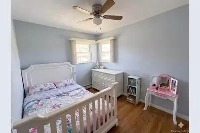 373 Port Avenue, Ronkonkoma, NY 11779 - Photo 10