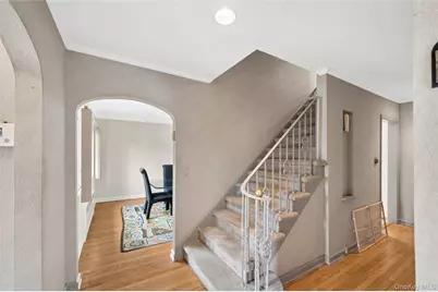 24 Allen Road, Rockville Centre, NY 11570 - Photo 18